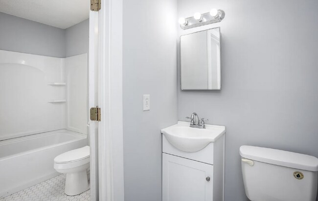 Building Photo - " 2-Bed Duplex on Large Lot- Off Street Parking"