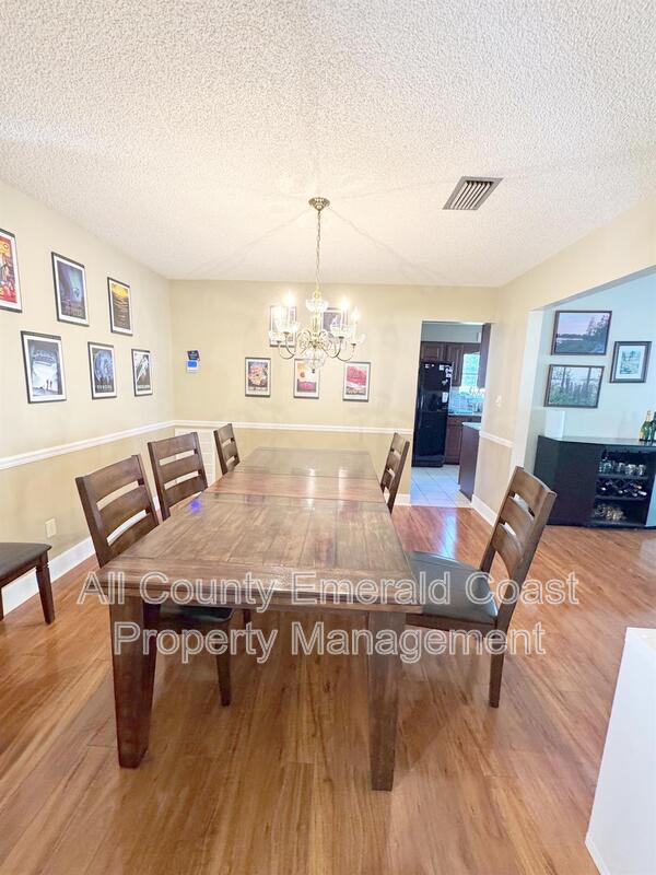 Building Photo - 1126 Bay Ct