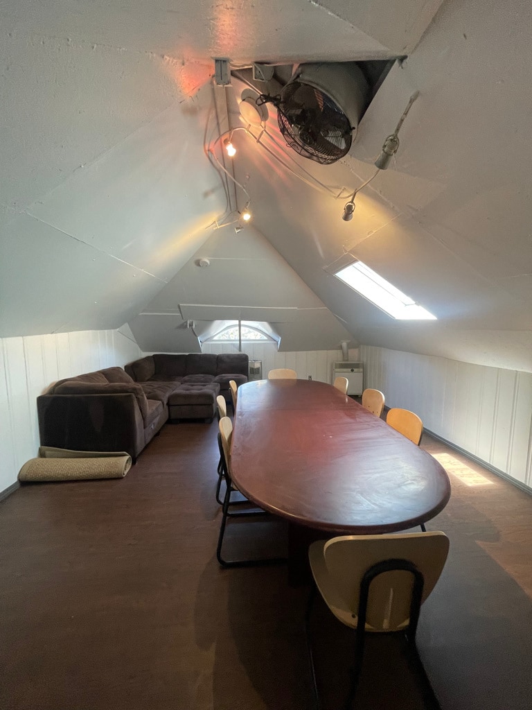 Building Photo - 2824 Menlo Ave