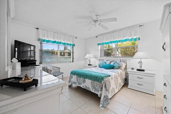 Building Photo - 455 Golden River Dr