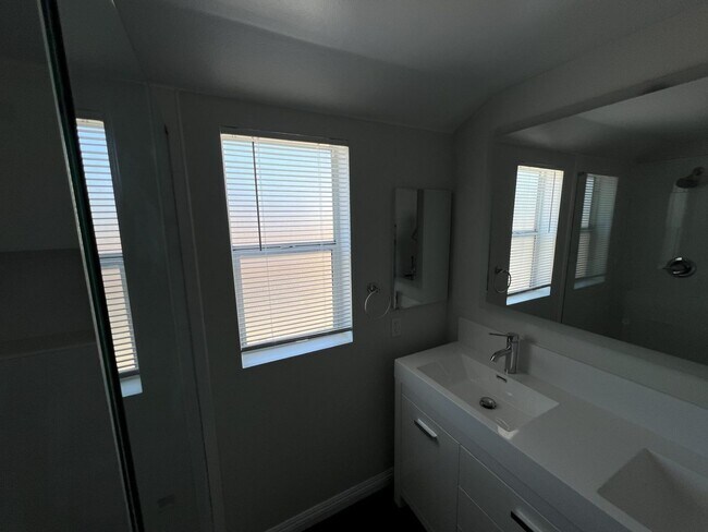 Building Photo - Spacious-Bright 3 Bedroom 2.5 Two story Ba...