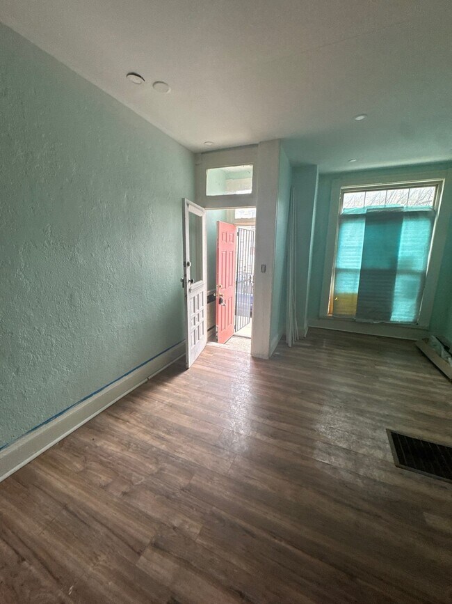 Building Photo - 416 S Gilmor St