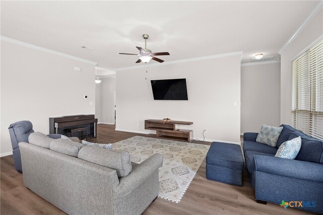 Building Photo - 7822 Kendall Hill Dr