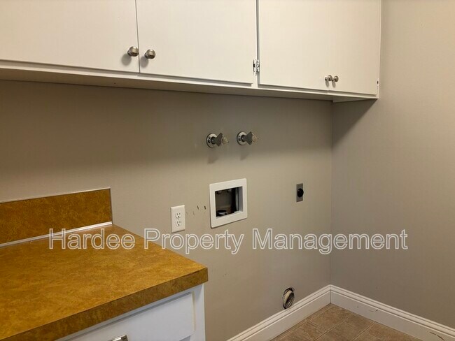 Building Photo - 113 W Braemere Rd