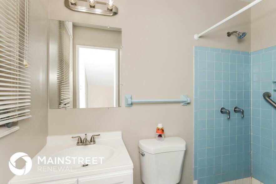 Building Photo - 4395 Sherwood Blvd