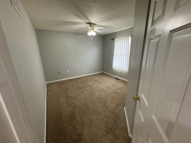 Building Photo - 1364 Milldale Dr