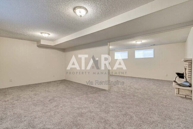 Building Photo - 1374 Marinwood Ave