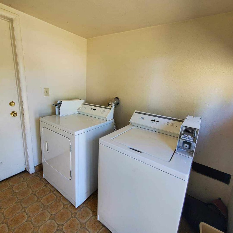 Building Photo - 407 Adams Ln