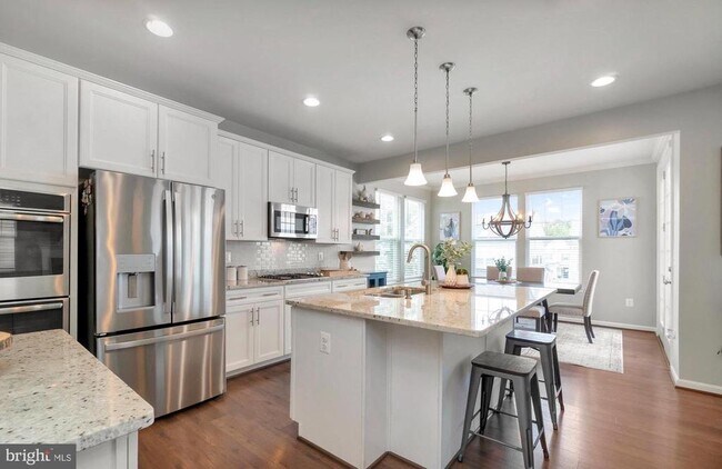 Building Photo - 437 Boxelder Dr