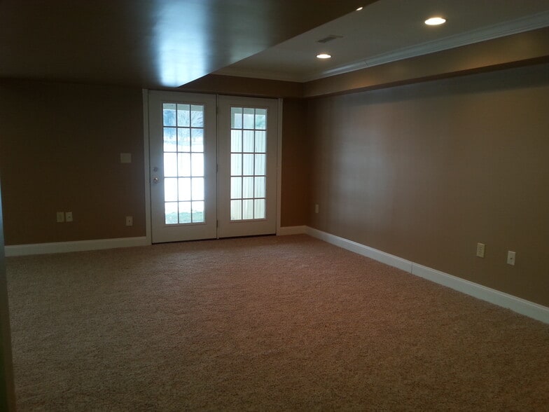 Building Photo - 720 Ferris Way