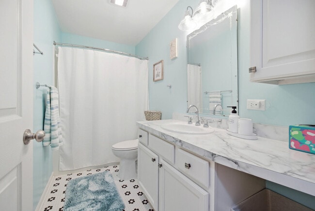 Building Photo - 7611 South Dr