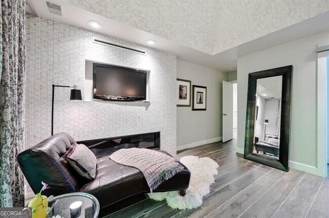 Building Photo - 625 Idlewood Dr NW