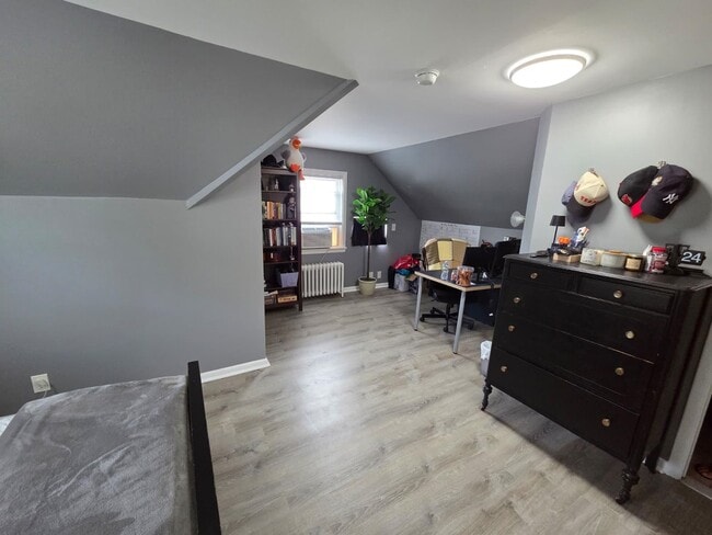 Building Photo - 166 Carmita Ave