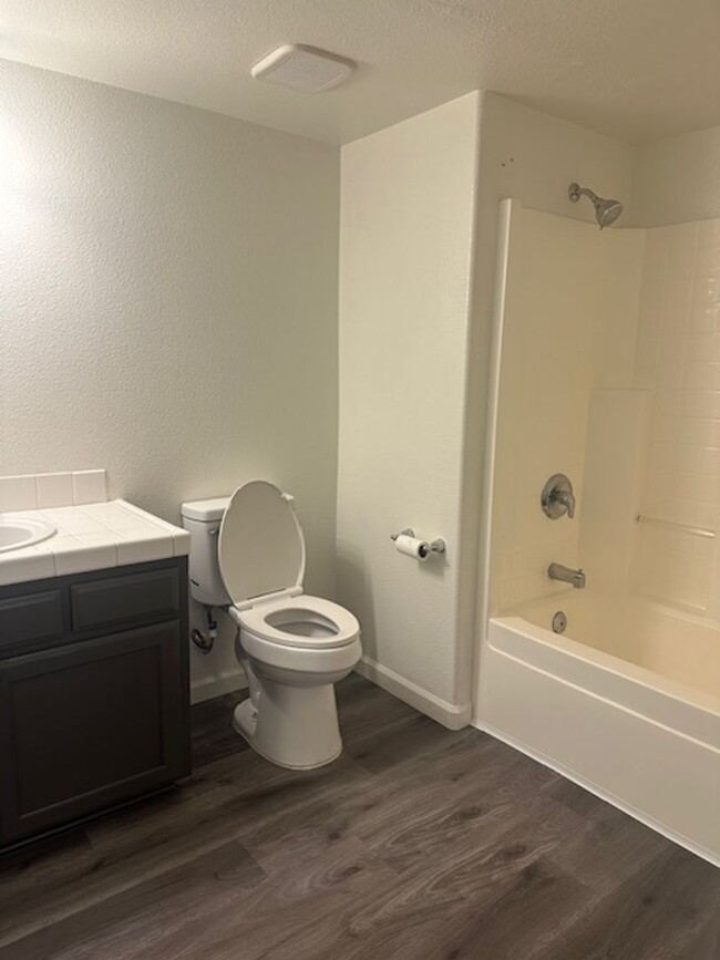 Building Photo - 6118 Royal Coach Cir