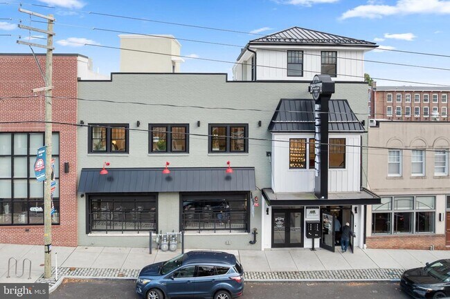 Building Photo - 30 W Broad St