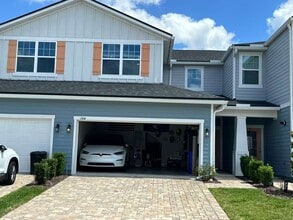 Building Photo - 754 Cherry Elm Dr