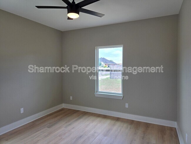 Building Photo - 9900 Ridings Dr