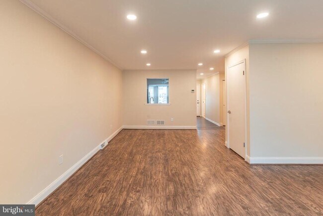 Building Photo - 308 Wayne Ct