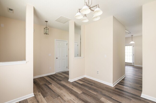 Building Photo - Spacious 3-Bedroom Home with Garage in Desirable Greensboro Neighborhood!