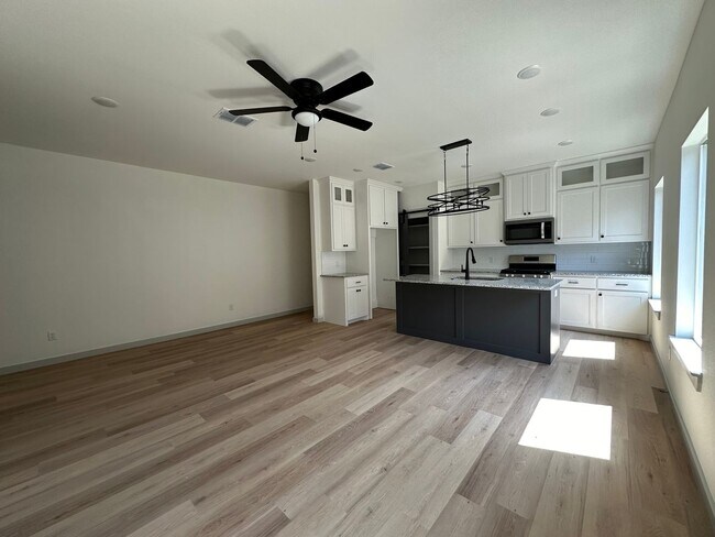 Building Photo - 2113 20th St