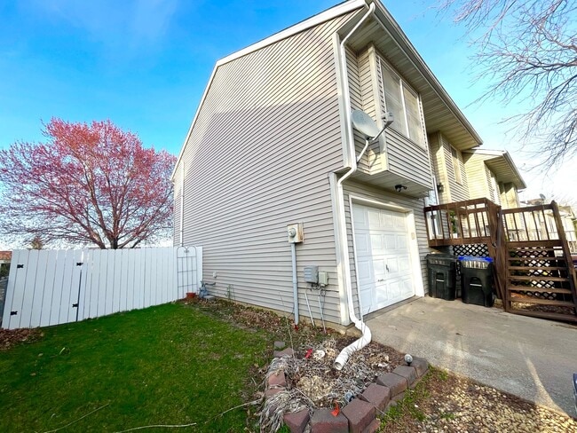 Building Photo - 2319 10th St