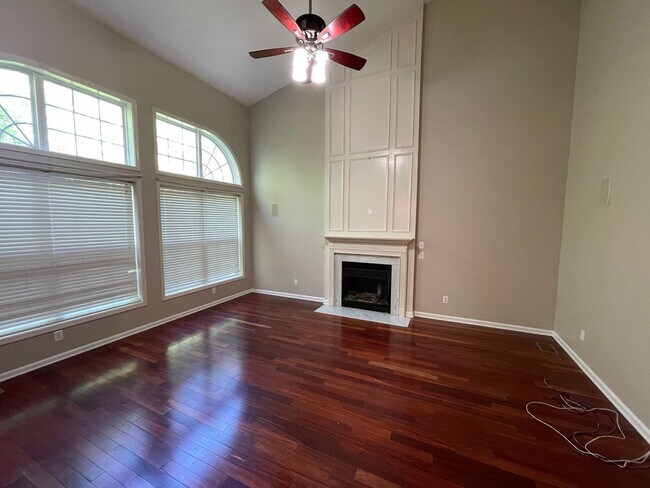 Building Photo - 10704 Copper Ridge Dr