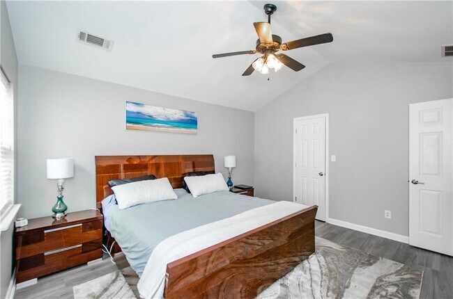 Building Photo - 238 Knob Hill Dr