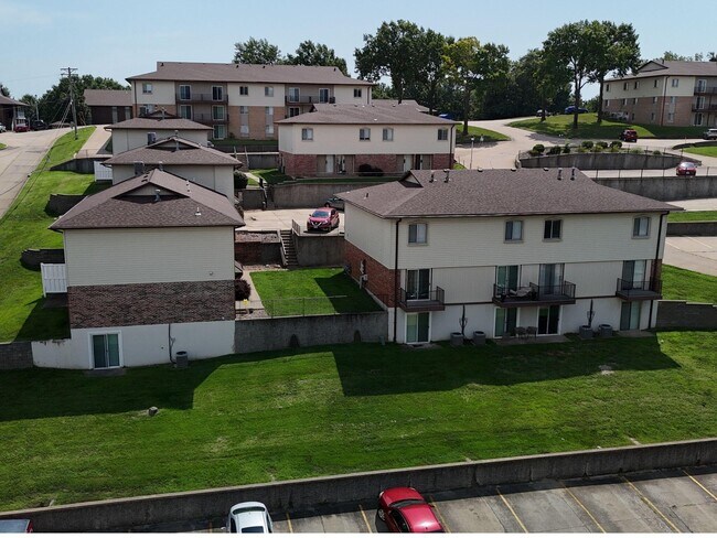 Building Photo - 903 Southwest Blvd