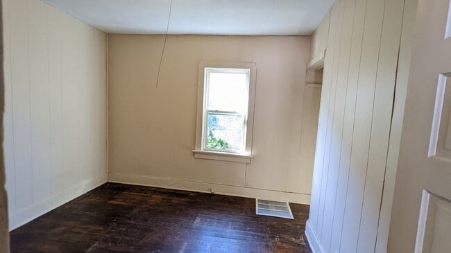 Building Photo - 1715 Ray St