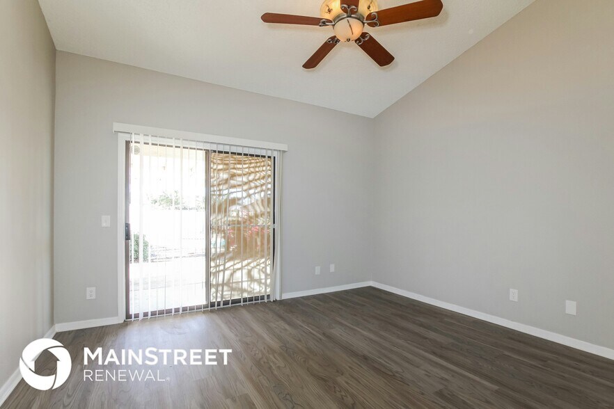 Building Photo - 8827 W Willowbrook Dr