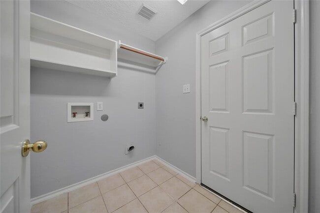 Building Photo - 22028 Knights Cove Dr