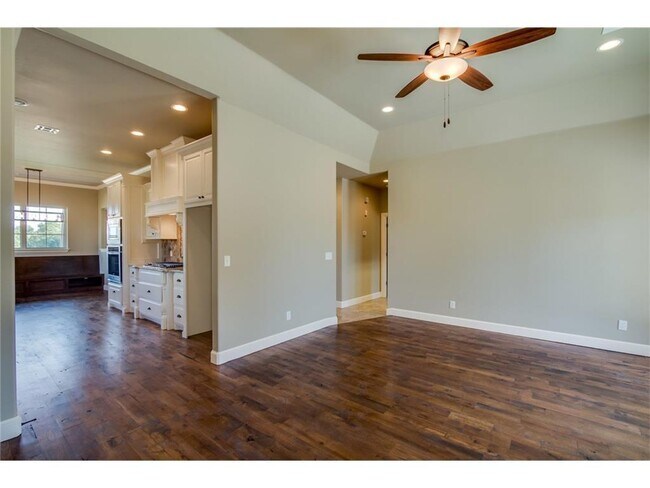 Building Photo - NEWER HOME  FOR LEASE IN EDMOND