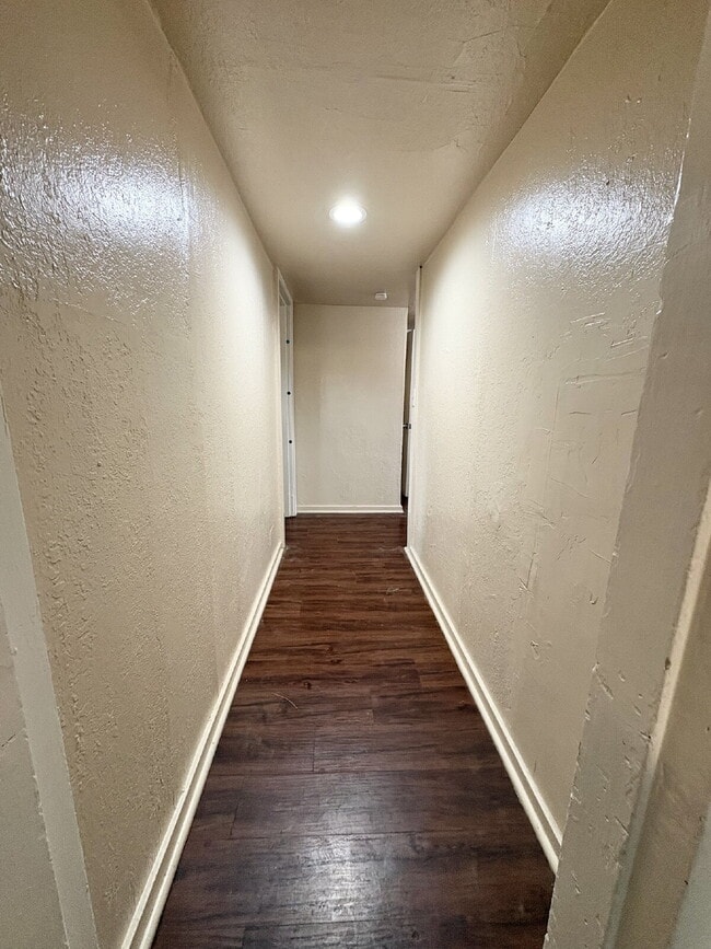 Building Photo - 1-Bedroom Apartment Near Downtown San Jose.