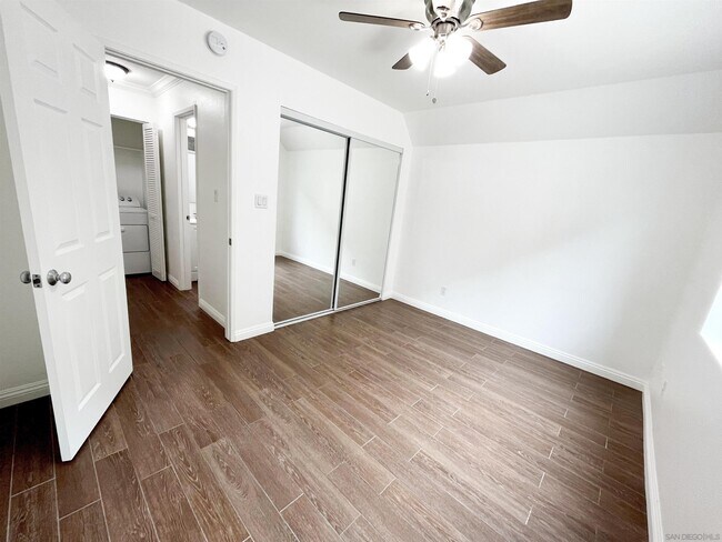 Building Photo - 7545 Charmant Dr