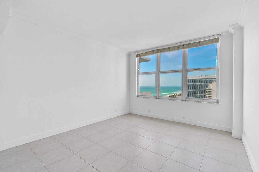 Building Photo - 4747 Collins Ave