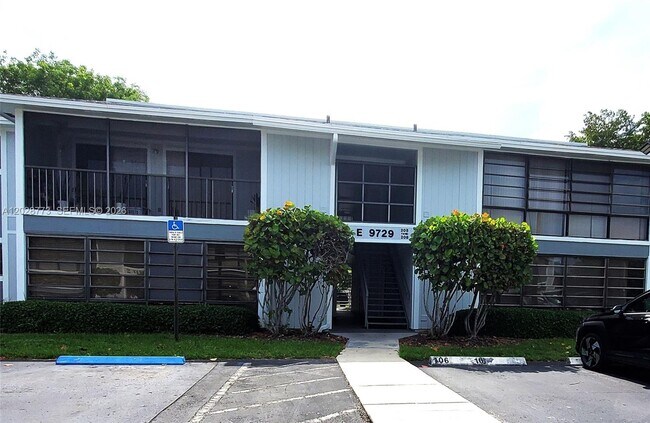 Building Photo - 9729 Hammocks Blvd