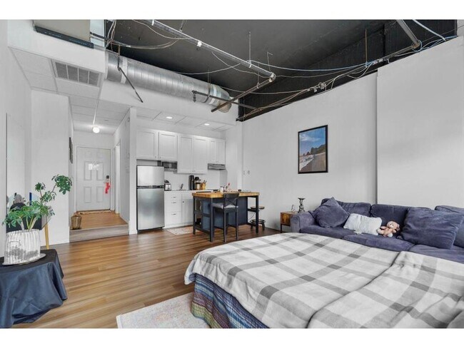 Building Photo - 431 S 7th St