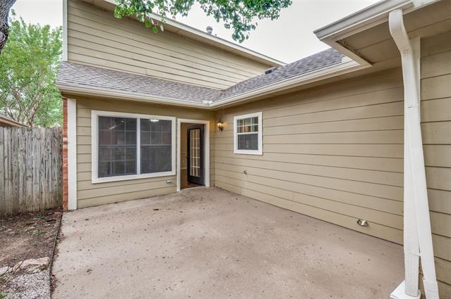 Building Photo - 1156 Bent Oaks Dr