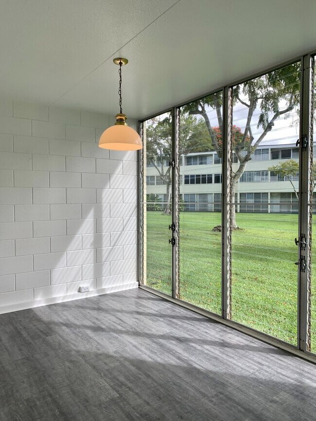 Building Photo - Mililani - Nahoa Apartments: 2 Bed, 1 Bath...