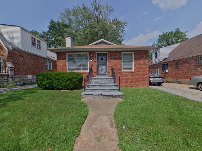 Building Photo - 1633 Veronica Ave