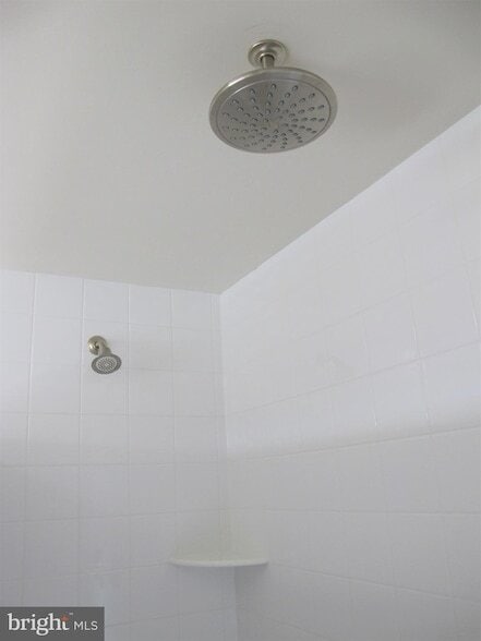 Building Photo - 43 Lee St