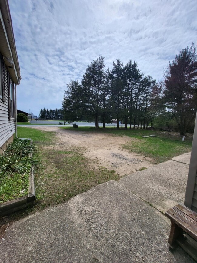 Building Photo - 11126 Cumberland Rd