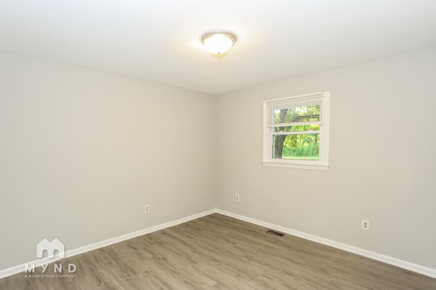 Building Photo - 139 Edgeway Rd