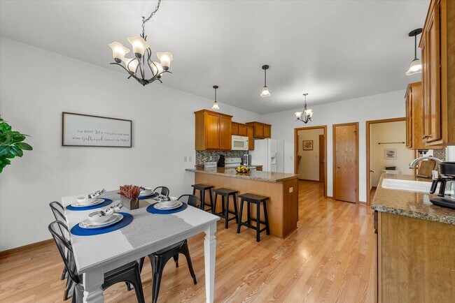 Building Photo - 407 Century Oak Dr
