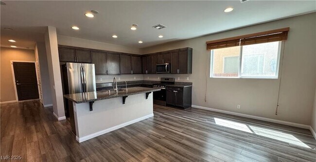 Building Photo - 6387 Ashland Crst St