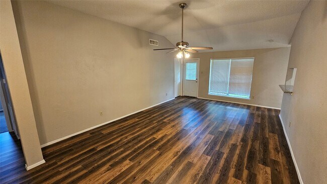 Building Photo - 5210 Russelville Rd