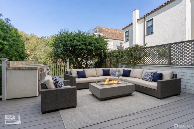 Building Photo - 222 El Camino Del Mar