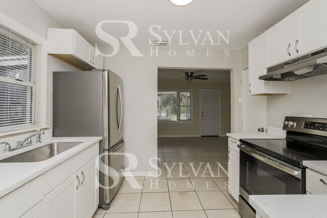 Building Photo - Experience the Lifestyle awaiting you!