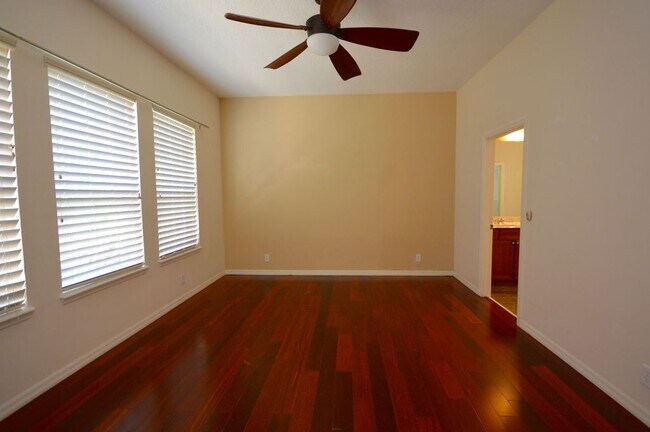 Building Photo - 610 Victoria Hills Dr