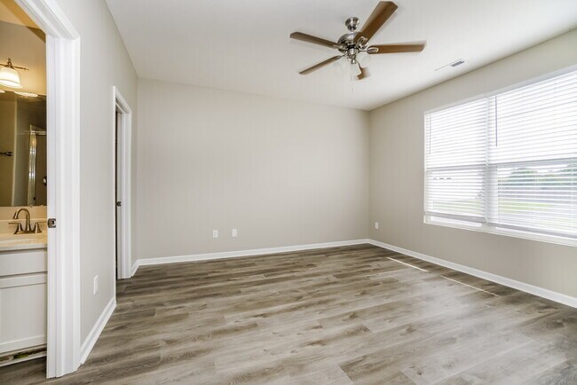 Building Photo - 5694 Alliance Way